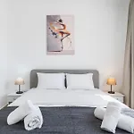 Jas Living - Chic Apts & Balconies In Lejlighed Larnaca