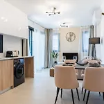 Jas Living - Chic Apts & Balconies In *
