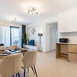 Jas Living - Chic Apts & Balconies In ラルナカ