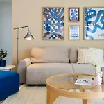 Jas Living - Chic Apts & Balconies In アパート ラルナカ