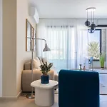 Jas Living - Chic Apts & Balconies In Lejlighed *
