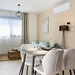 Jas Living - Chic Apts & Balconies In Larnaca