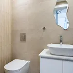 Jas Living - Chic Apts & Balconies In Larnaca