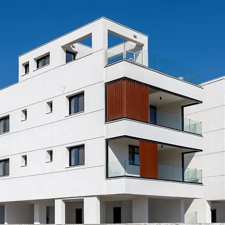 Jas Living - Chic Apts & Balconies In *