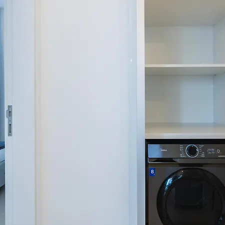 Apartment Jas Living - Chic Apts & Balconies In