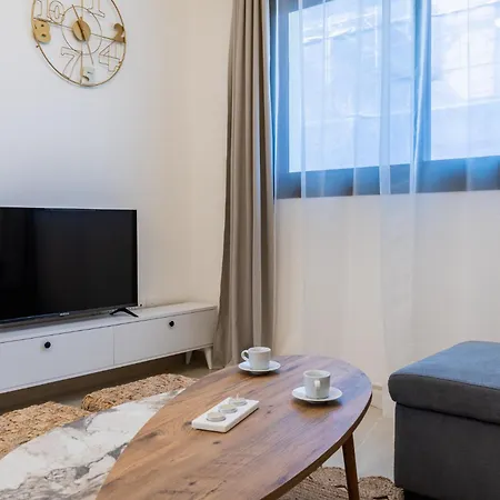 Апартаменты Jas Living - Chic Apts & Balconies In