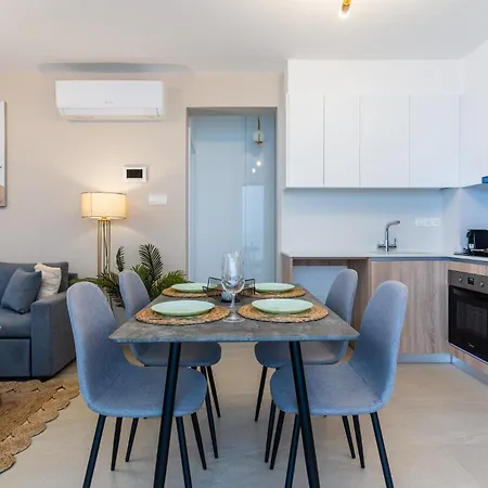 Jas Living - Chic Apts & Balconies In * Larnaca
