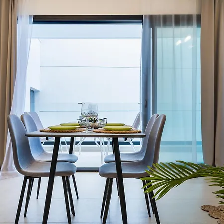 Апартаменты Jas Living - Chic Apts & Balconies In *