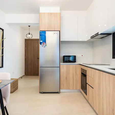 Jas Living - Chic Apts & Balconies In * Larnaca