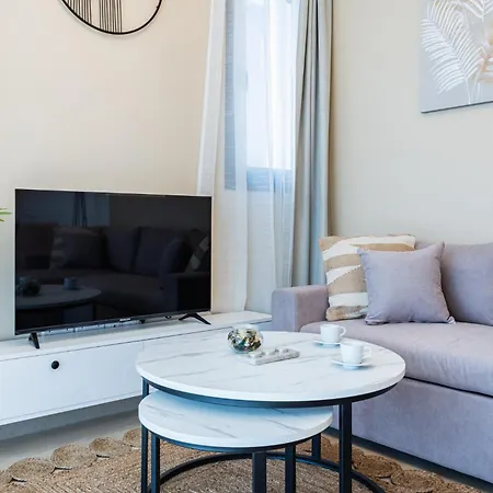 Апартаменты Jas Living - Chic Apts & Balconies In