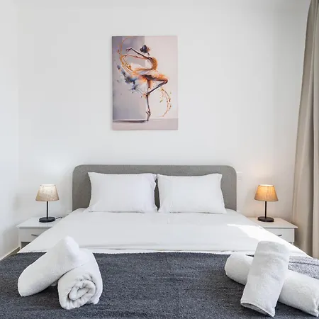 Jas Living - Chic Apts & Balconies In Апартаменты Ларнака