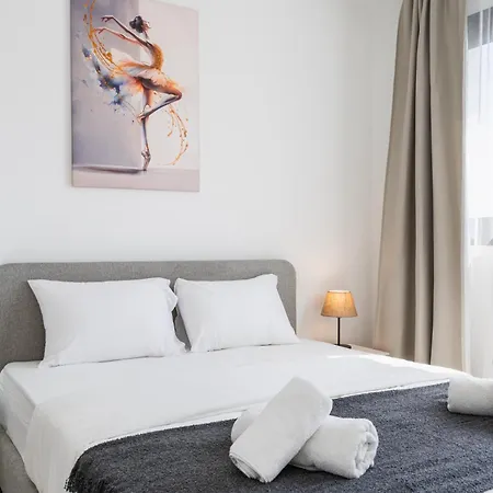 Jas Living - Chic Apts & Balconies In Апартаменты