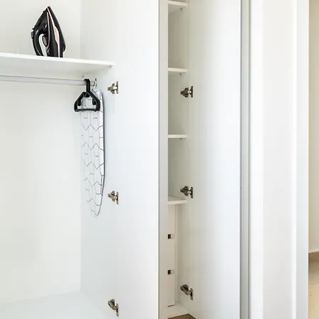 Апартаменты Jas Living - Chic Apts & Balconies In *