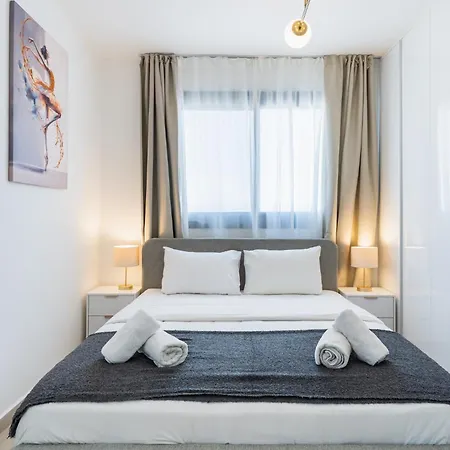 Апартаменты Jas Living - Chic Apts & Balconies In Ларнака