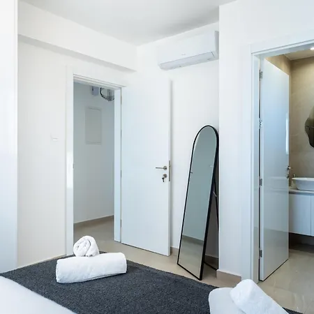 Jas Living - Chic Apts & Balconies In Appartamento *