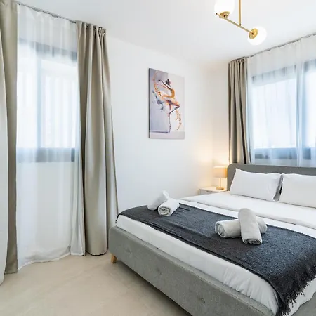 Jas Living - Chic Apts & Balconies In Апартаменты