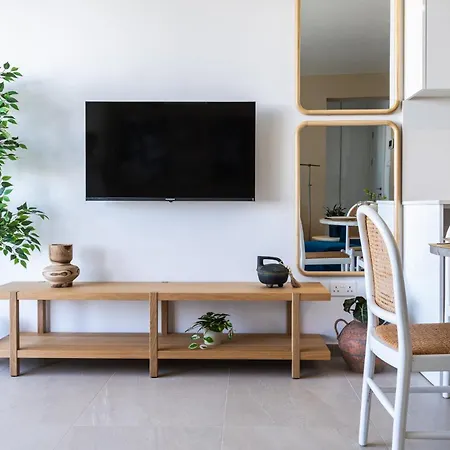 Jas Living - Chic Apts & Balconies In Appartamento *