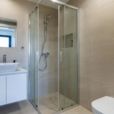 Апартаменты Jas Living - Chic Apts & Balconies In