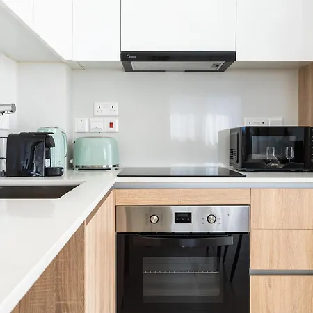 Jas Living - Chic Apts & Balconies In Апартаменты Ларнака