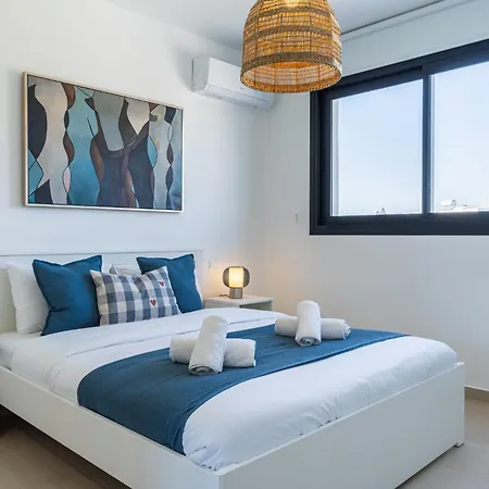 Апартаменты Jas Living - Chic Apts & Balconies In Ларнака