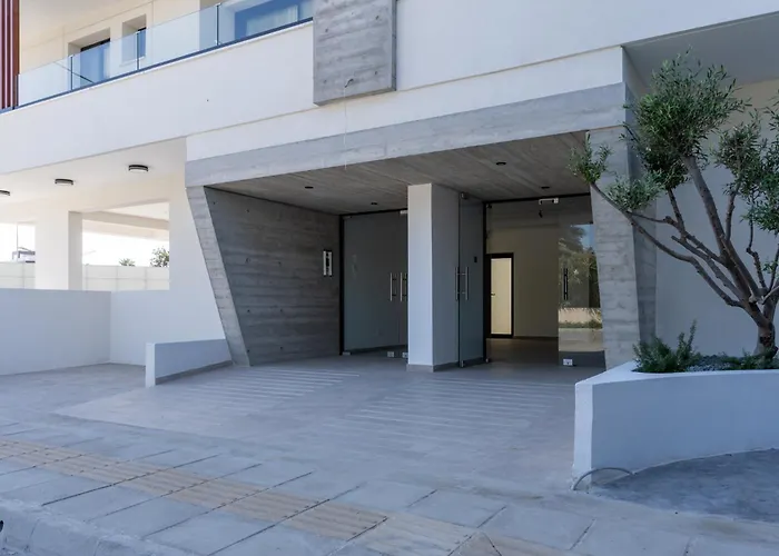 Jas Living - Chic Apts & Balconies In Apartment