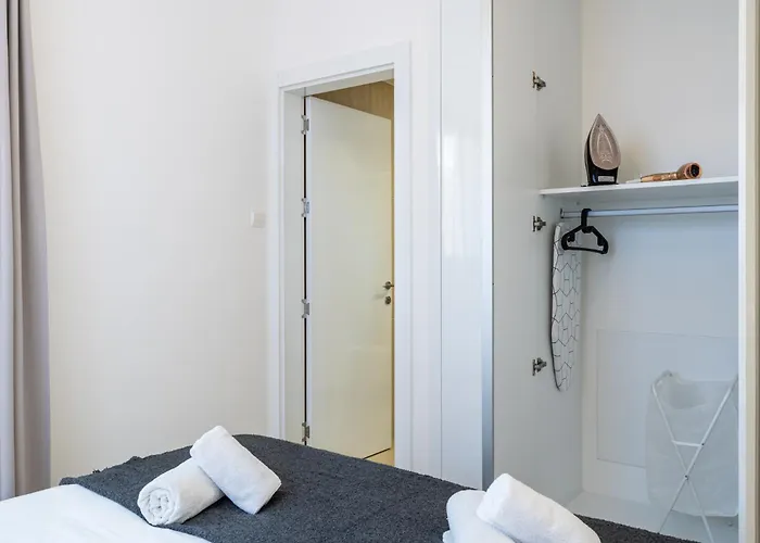 Jas Living - Chic Apts & Balconies In Larnaca