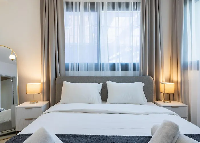 Jas Living - Chic Apts & Balconies In Larnaka