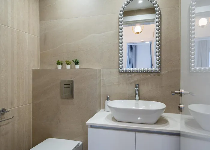 Jas Living - Chic Apts & Balconies In *