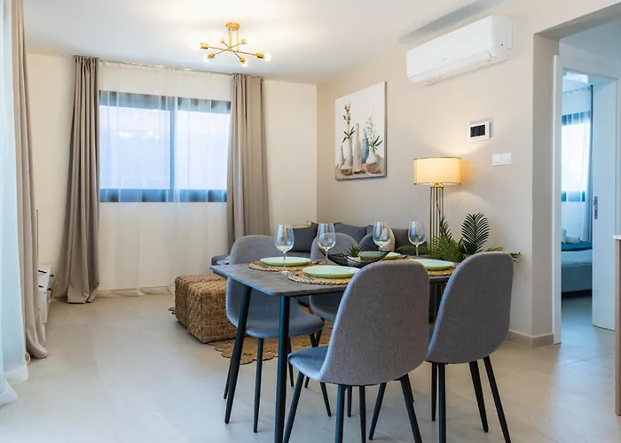 Jas Living - Chic Apts & Balconies In Larnaka