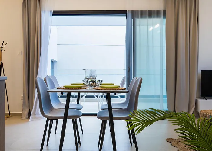 Appartement Jas Living - Chic Apts & Balconies In *