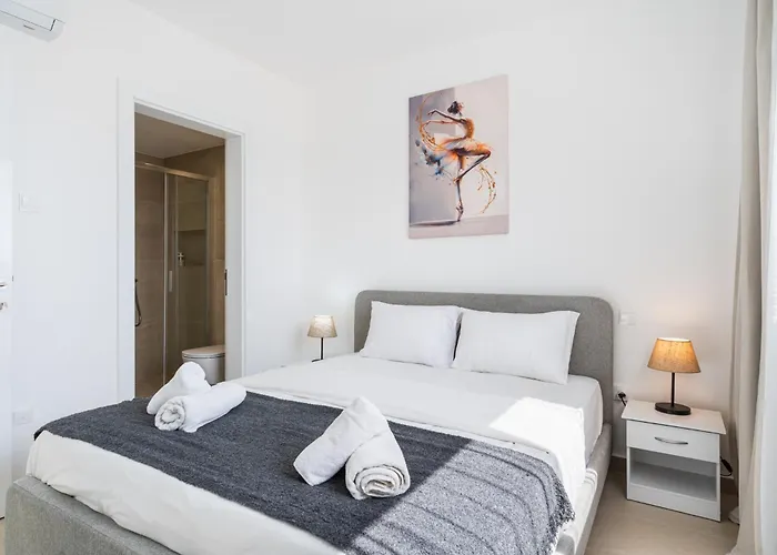 Apartment Jas Living - Chic Apts & Balconies In