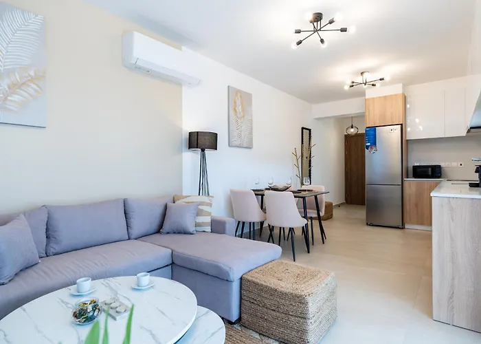 Jas Living - Chic Apts & Balconies In Appartement Larnaca