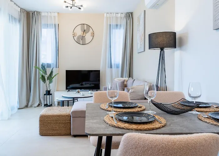 Apartment Jas Living - Chic Apts & Balconies In Larnaka