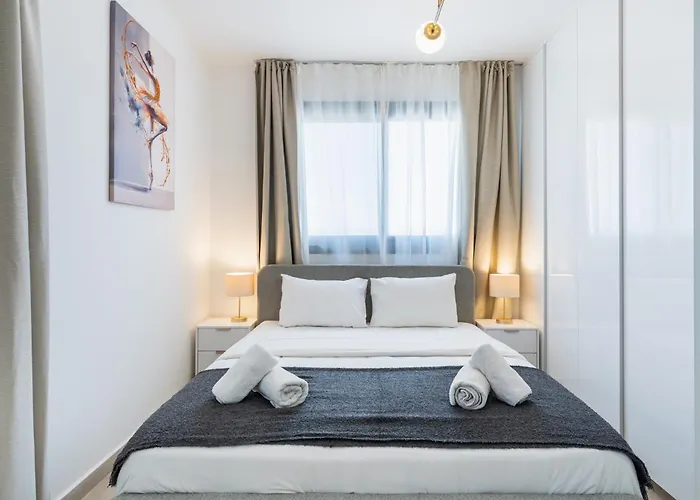 Appartement Jas Living - Chic Apts & Balconies In Larnaca