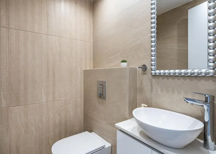 Jas Living - Chic Apts & Balconies In Appartement