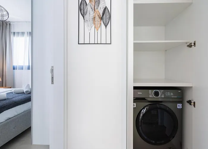 Apartment Jas Living - Chic Apts & Balconies In