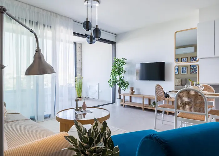 Jas Living - Chic Apts & Balconies In Apartment