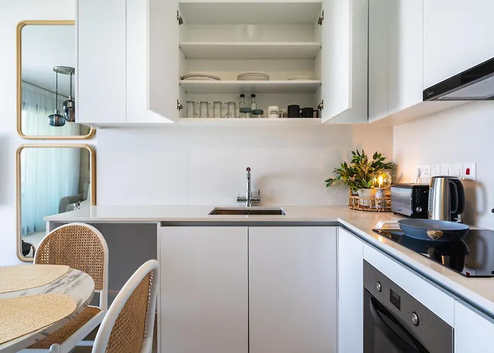 Jas Living - Chic Apts & Balconies In