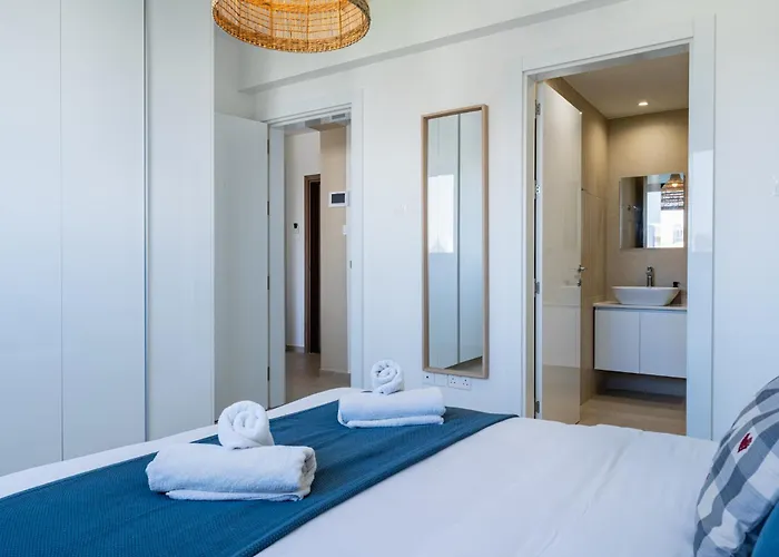 Jas Living - Chic Apts & Balconies In Larnaka