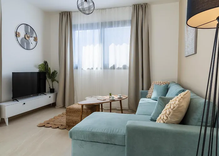Jas Living - Chic Apts & Balconies In * Larnaca