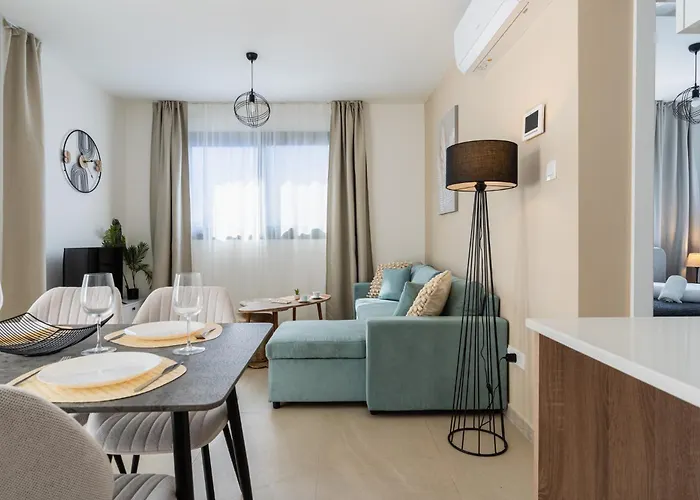 Jas Living - Chic Apts & Balconies In Appartement *
