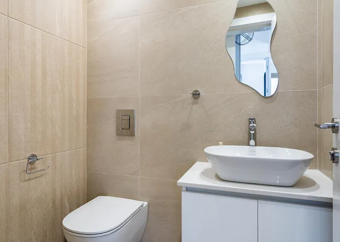 Jas Living - Chic Apts & Balconies In Larnaca