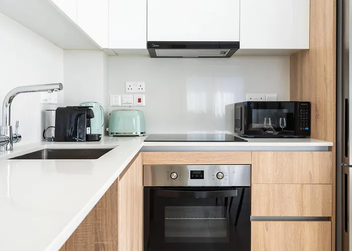 Jas Living - Chic Apts & Balconies In Appartement Larnaca