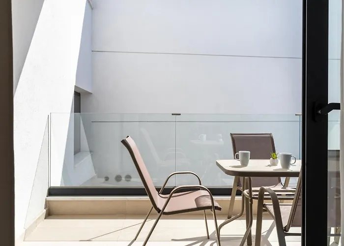 Appartement Jas Living - Chic Apts & Balconies In *