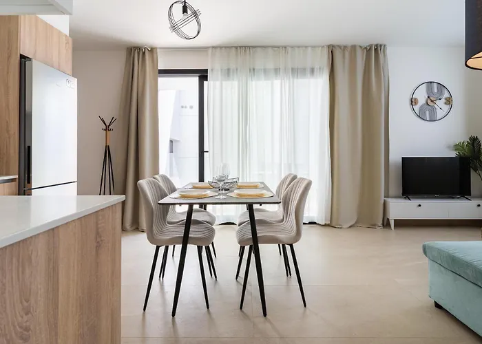 Jas Living - Chic Apts & Balconies In * Larnaka