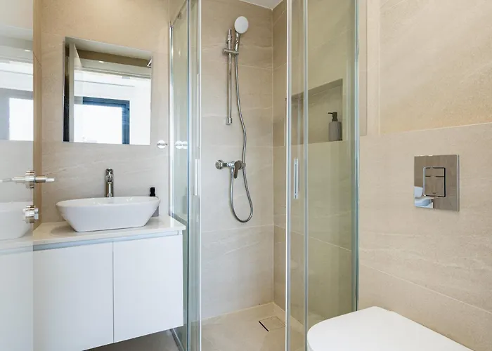 Jas Living - Chic Apts & Balconies In Appartement Larnaca