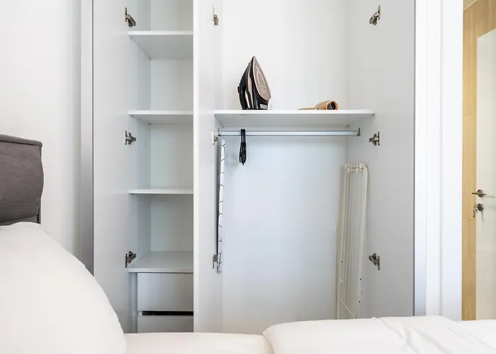 Apartment Jas Living - Chic Apts & Balconies In *